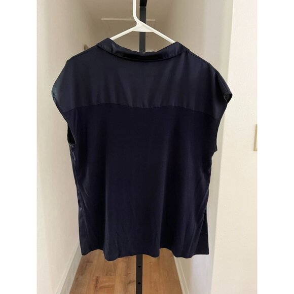 EUC The Limited Women's Navy Blue Sleeveless Blouse - Picture 3 of 5